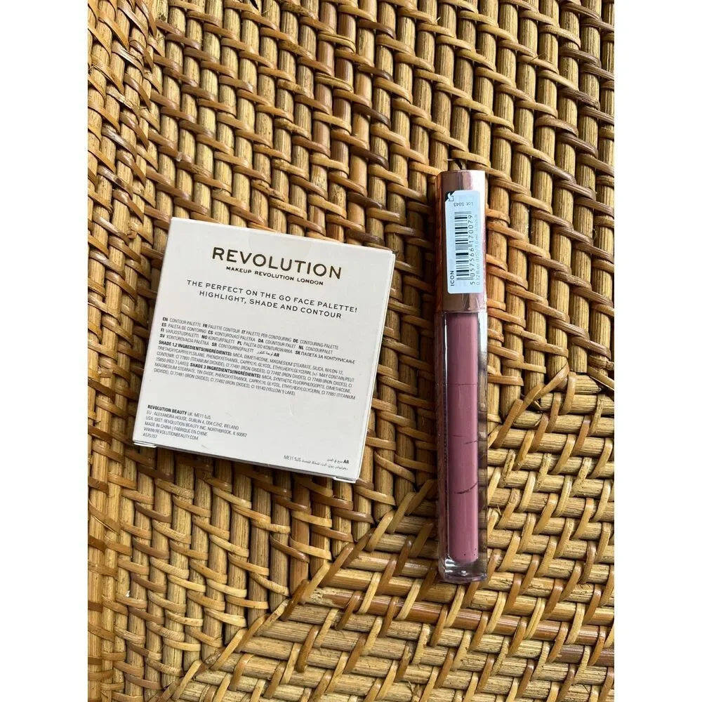 Revolution Makeup Bunde New NWT